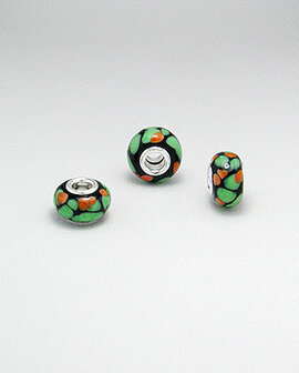 Zilveren glas bead - deco zwart/rood/groen