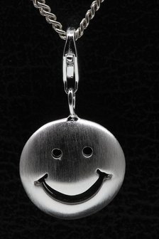 Zilveren Smiley mat hanger en/of bedel