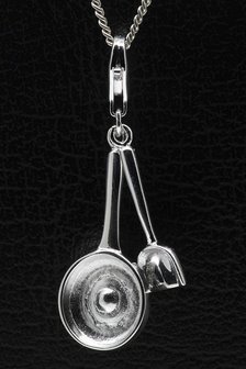Zilveren Koekenpan en spatel hanger &eacute;n bedel