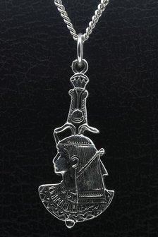 Zilveren Nefertem - Godin van parfum ketting hanger