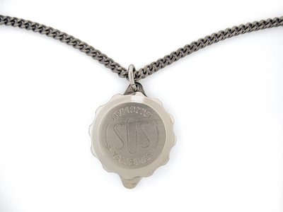 Titanium SOS Talisman ketting hanger - met ketting