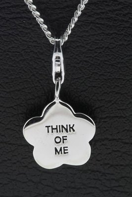 Zilveren Bloem met tekst think of me hanger en bedel