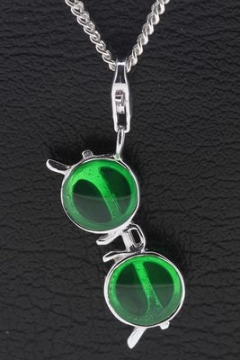 Zilveren Zonnebril groen glazen hanger en bedel